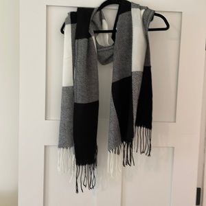 Long black and white checker scarf